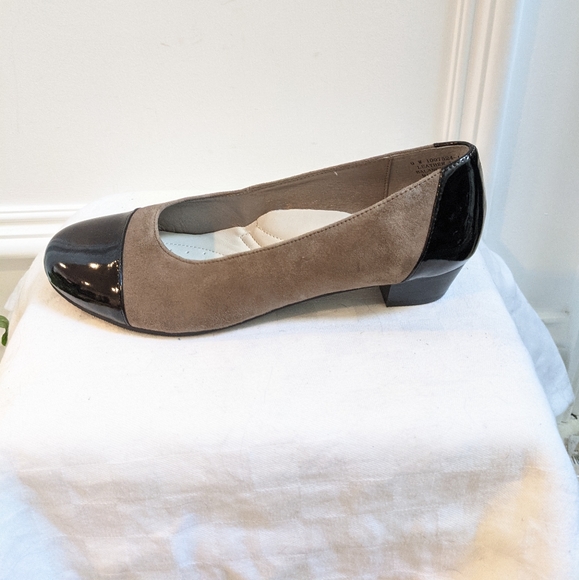 Suede flats by Auditions - Picture 2 of 14